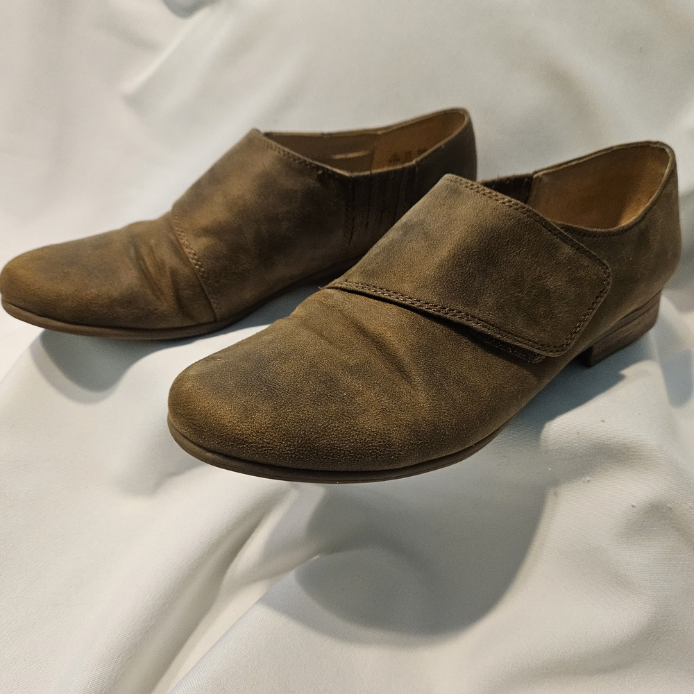 Abella Brown Leather Flats